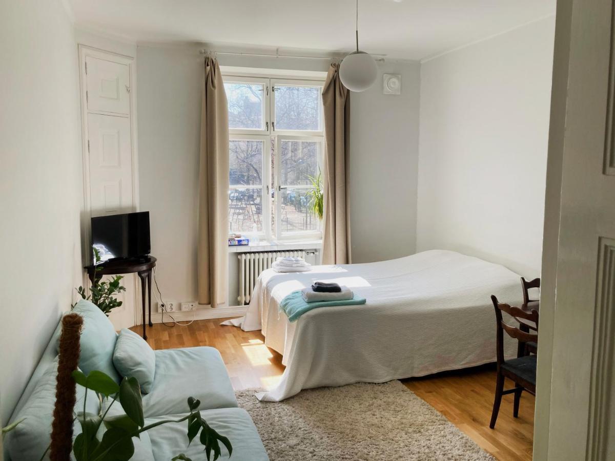 Bright One-Room Studio In The Heart Of Kallio เฮลซิงกิ ภายนอก รูปภาพ